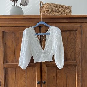 Adorable cropped white linen like very boho summer blouse! Perfect condition!